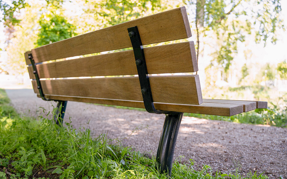 Delta Bank Holz einseitig mit Rückenlehne