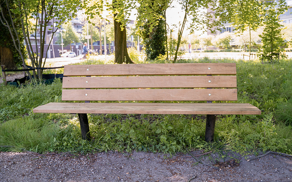 Delta Bank Holz einseitig mit Rückenlehne